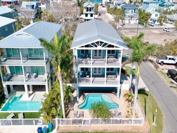 Waterfront Anna Maria Rental Home 3 Minute Walk to Beaches